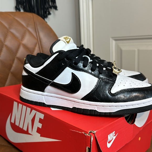 ❤️Nike Dunk Retro SE❤️ - Picture 2 of 8